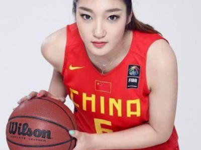 “李梦争议：中国女篮教练是否过度干预？”